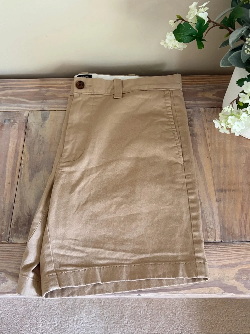 J. Crew 7” Classic Khaki Shorts 🩳 🏝️
